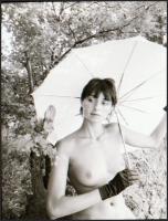 Eltérő időben, különböző helyszínen és több fotómodell közreműködésével készült akt felvételek, Mene...