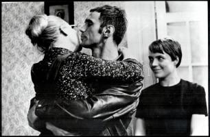 1967 Kovács Kati (1944) énekesnő és (kezdetben) színésznő az ,,Ünnepnapok" című filmben, 3 db v...