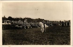 1933 Gödöllő, Jamboree, Horthy Miklós fehér lovon amerikai cserkészek előtt. photo