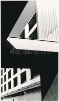 1970 Kinczel Géza cím nélküli, aláírt, vintage fotóművészeti alkotása, a kép a Dunaújvárosban megrendezett, nyári fotóművészeti alkotótelepen készült, 24x14 cm