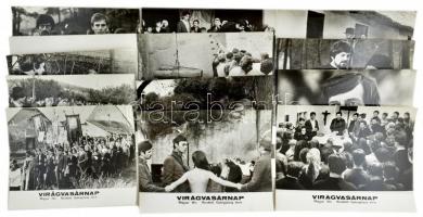 1969 ,,Virágvasárnap című magyar film jelenetei és szereplői, 13 db produkciós filmfotó, 24x30 cm