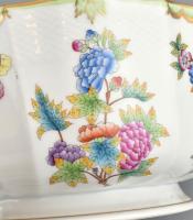 Herendi Viktória mintás leveses tál, kézzel festett, jelzett, kopásnyomokkal, d:33cm, m:22cm