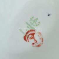 Hollóházi rokokó férfi porcelán figura, kézzel festett, jelzett, kopásnyomokkal, m: 23 cm