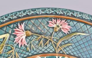 Schütz Cilli virágmintás és figurális nagy méretű fali tál, kézzel festett mázas fajansz, jelzett, h...