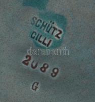 Schütz Cilli virágmintás és figurális nagy méretű fali tál, kézzel festett mázas fajansz, jelzett, h...