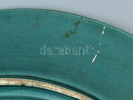 Schütz Cilli virágmintás és figurális nagy méretű fali tál, kézzel festett mázas fajansz, jelzett, h...