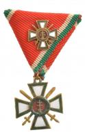 1939. Magyar Érdemrend lovagkeresztje hadiszalagon, kardokkal miniatűr kitüntetés, szalagon kicsinyített kardos kereszttel. Eredeti Szent Korona rátétes gyártói tokban. (19x19mm) T:1- / Hungary 1939. Hungarian Order of Merit, Knights Cross on a war ribbon with swords miniature decoration with ribbon, in original case with Holy Crown of Hungary overlay (19x19mm) C:AU