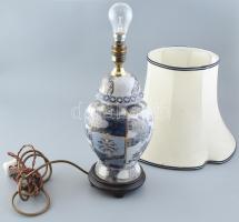 Kínai porcelán díszváza, átalakítva asztali lámpává, kopott, új ernyővel, m:52cm