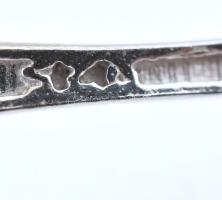 Ezüst(Ag) lila köves fülbevalópár, jelzett, d: 1,6 cm, bruttó: 6,78 g