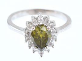 Ezüst(Ag) csepp alakú gyűrű zöld kővel, jelzett, méret: 57, bruttó: 3,31 g