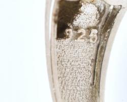 Aranyozott ezüst(Ag) gyűrű kövekkel, jelzett, méret: 58, bruttó: 6 g