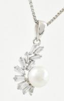 Ezüst(Ag) venezianer nyaklánc tenyésztett gyöngy medállal, jelzett, h: 38 cm, bruttó: 4,2 g
