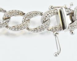 Ezüst(Ag) kövekkel gazdagon kirakott karkötő, jelzett, h: 16,5 cm, bruttó: 17,65 g