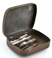 Myers Pens fém doboz tollheggyel, kopásnyomokkal, 4,5×5,5 cm