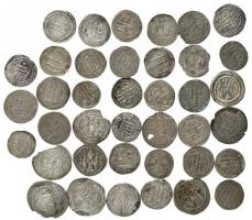 Vegyes: 39db középkori Ag érmetétel, Indiából és az Abbaszida Birodalomból T:vegyes Mixed: 39pcs of medieval Indian and Abbasid silver coins C:mixed