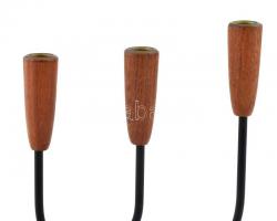 Dán modernista háromágú gyertyatartó, teakfa és fém, jelzés nélkül, m: 18,5 cm