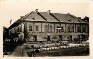 Margitta, Marghita; üzletek, magyar zászló / shops, Hungarian flag