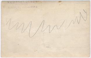 Balatonkenese, hölgyek korabeli fürdőruhában a strandon. Kempski János photo (EK)