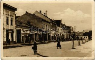 Breznóbánya, Brezno nad Hronom; Námestie / tér, üzletek / square, shops, automobile (EB)