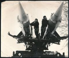 cca 1940 Vitorlázórepülők Farkashegyen, 2 db rakéta. sérült a széle