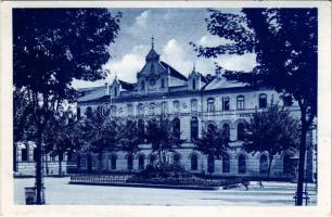 Losonc, Lucenec; Hotel Vigadó szálloda, étterem és kávéház / hotel, restaurant and café (apró lyuk / tiny pinhole)