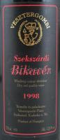 1998 Vesztergombi Szekszárdi Bikavér 1998, bontatlan palack száraz vörösbor, szakszerűen tárolva,12,...