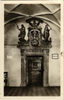 1950 Lőcse, Levoca; Portál nad vchodom do zasadacej siene na radnici / Városháza, belső / town hall, interior (EK)