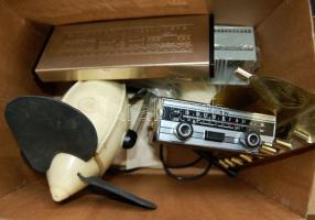 Kis vegyes bolhapiac tétel: Retro ventillátor, dianéző, nem használt Videoton autórádió...