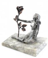 Szecessziós ón szobor, nő rózsával, márvány talpon, kopott, jelzés nélkül, m:12cm