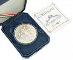 1992. 500Ft Ag "Károly Róbert" kapszulában, díszdobozban, tanúsítvánnyal T:BU ujjlenyomat
...