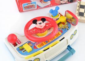 Fa sakk készlet és Disney gyermekjáték