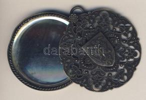 Dekoratív nyakba akasztható női zsebtükör míves takaró-fedéllel 7 cm osztrák császári címerrel / Tra...