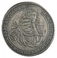 Lengyelország 1675. 1 1/4T "György Vilmos" posztumusz kiadás jelzett, ezüstözött fém hamisítványa T:2- Poland 1675. 1 1/4 Thaler "Georg Wilhelm" posthumus edition's hallmarked, silver plated metal fake C:VF