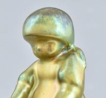 Zsolnay eozin mázas kislány tyúkkal, jelzett, kopásnyomokkal, mázrepedéssel 8,5×11 cm