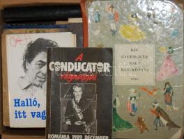 20 darabból álló könyvtétel, benne jobbakkal mint, A három testőr, A conducator végnapjai (Ceausescu), Magyar népmesék...
