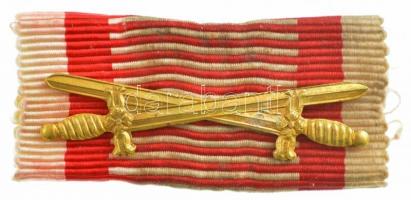 Osztrák-Magyar Monarchia 1914. Ezüst Katonai Érdemérem kitüntetés szalagsávja kardokkal T:2- Austro-Hungarian Monarchy 1914. Silver Military Medal, 1st Class decorations thin ribbon with swords C:VF NMK 243.