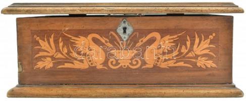 Biedermeier fa doboz, intarziás, részben griffmadarakkal díszített berakással a fedelén és mindegyik...