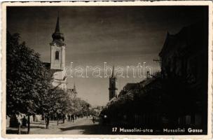 1943 Beszterce, Bistritz, Bistrita; Mussolini utca / Mussolini Gasse / street view (EK)