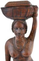 Faragott fa szobor, jelzés nélkül, a fején kosarat tartó nő. m: 32cm