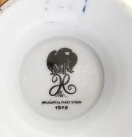 Hollóházi porcelán Szász Endre által tervezett bonbonniere. Matricás, jelzett, kopásnyomokkal, díszd...