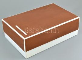 Hollóházi áttört bonbonier (illeszkedésénél mázrepedések) és tálka, díszdobozban, jelzett. d:10,5 és...