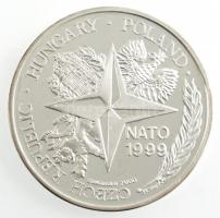 1999. NATO 50. évfordulója - Magyarország, Lengyelország és Csehország csatlakozása peremén jelzett Ag emlékérem, sorszámozott tanúsítvánnyal, dísztokban (31,20g/0.999/42,5mm) T:PP