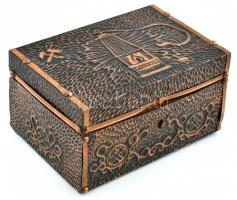 Vegyes gyöngy tétel, bizsu, réz rátétes fadobozban, 14,5x10x8cm