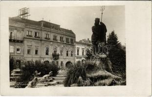 1931 Eperjes, Presov; Neptun szobor, K. Vajdicska üzlete / statue, shops. Lumen 1573. photo