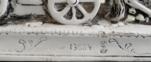 Német jelzett lovashintó, porcelán, kopott, 24x11x19cm