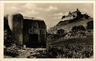 1940 Krasznahorkaváralja, Krásnohorské Podhradie; cseh erőd, betonbunker. Dicsőséges múlt dacolt a jelennel. Dr. Hargittai felvétele / castle, Czech fort, concrete bunker