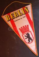 Berlini Közlekedési Vállalat ajándékzászlaja