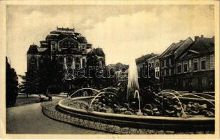 1938 Kassa, Kosice; Divadlo a vodotrysk / Színház, szökőkút / theatre, fountain + "1938 Kassa visszatért" So. Stpl. (ázott sarok / wet corner)