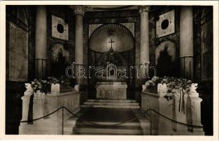 Krasznahorkaváralja, Krásnohorské Podhradie; Andrássy mauzóleum, belső. Fuchs József kiadása / mausoleum, interior