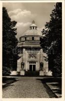 Krasznahorkaváralja, Krásnohorské Podhradie; Andrássy mauzóleum. Fuchs József kiadása / mausoleum